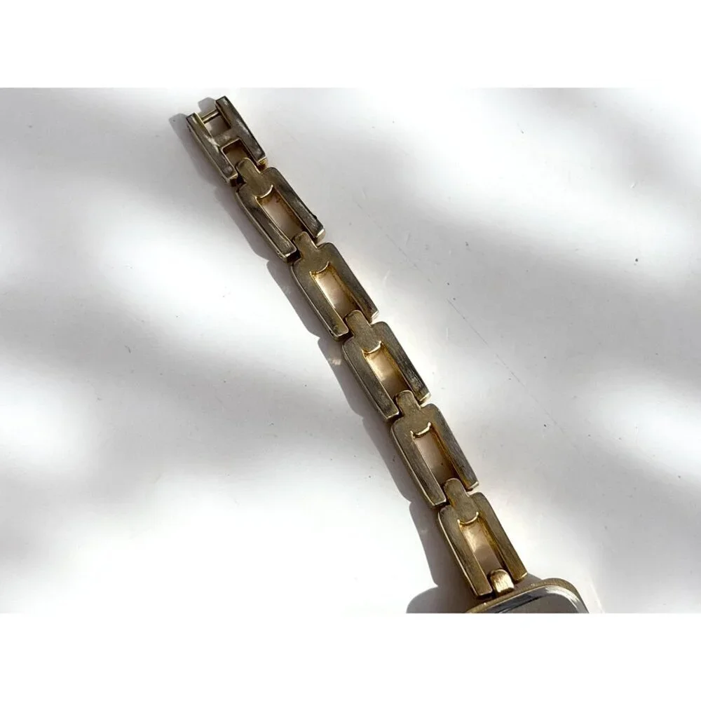 Gloria Vanderbilt GV II Gold T Ladies Vintage Wristwatch - 16mm - WORKS!